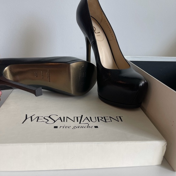 NEW ORIGINAL SAINT LAURENT TRIBTOO SHOES!! Size 9.5... Special price!! 🌹